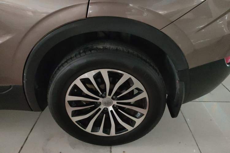 Used Brilliance V6 2018 1.5T Manual Luxury Model Left Rear Wheel Hub