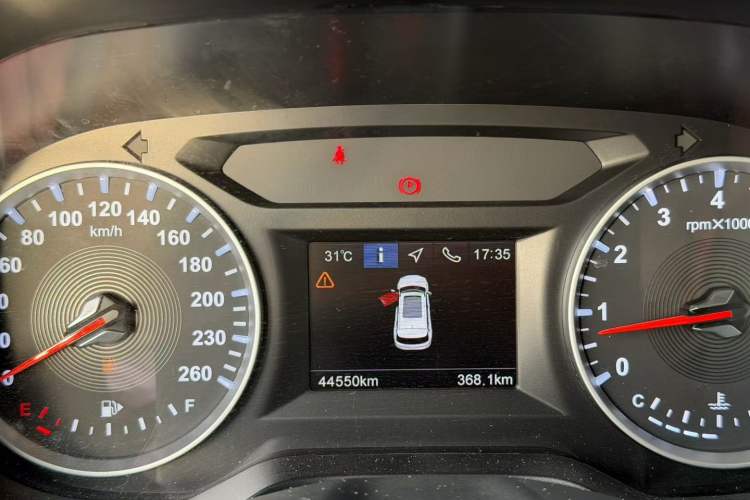 Used Brilliance V6 2018 1.5T Manual Luxury Model Odometer Close Up