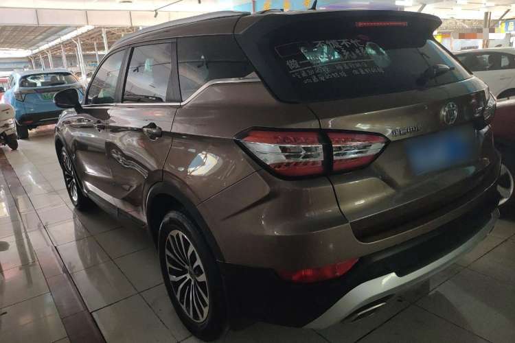 Used Brilliance V6 2018 1.5T Manual Luxury Model Rear Left 45 Deg