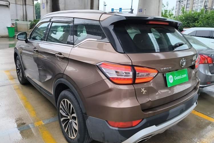 Used Brilliance V6 2018 1.5T Manual Luxury Model Rear Left 45 Deg