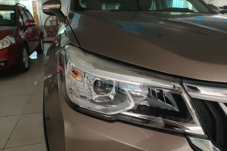 Used Brilliance V6 2018 1.5T Manual Luxury Model Right Front Headlight