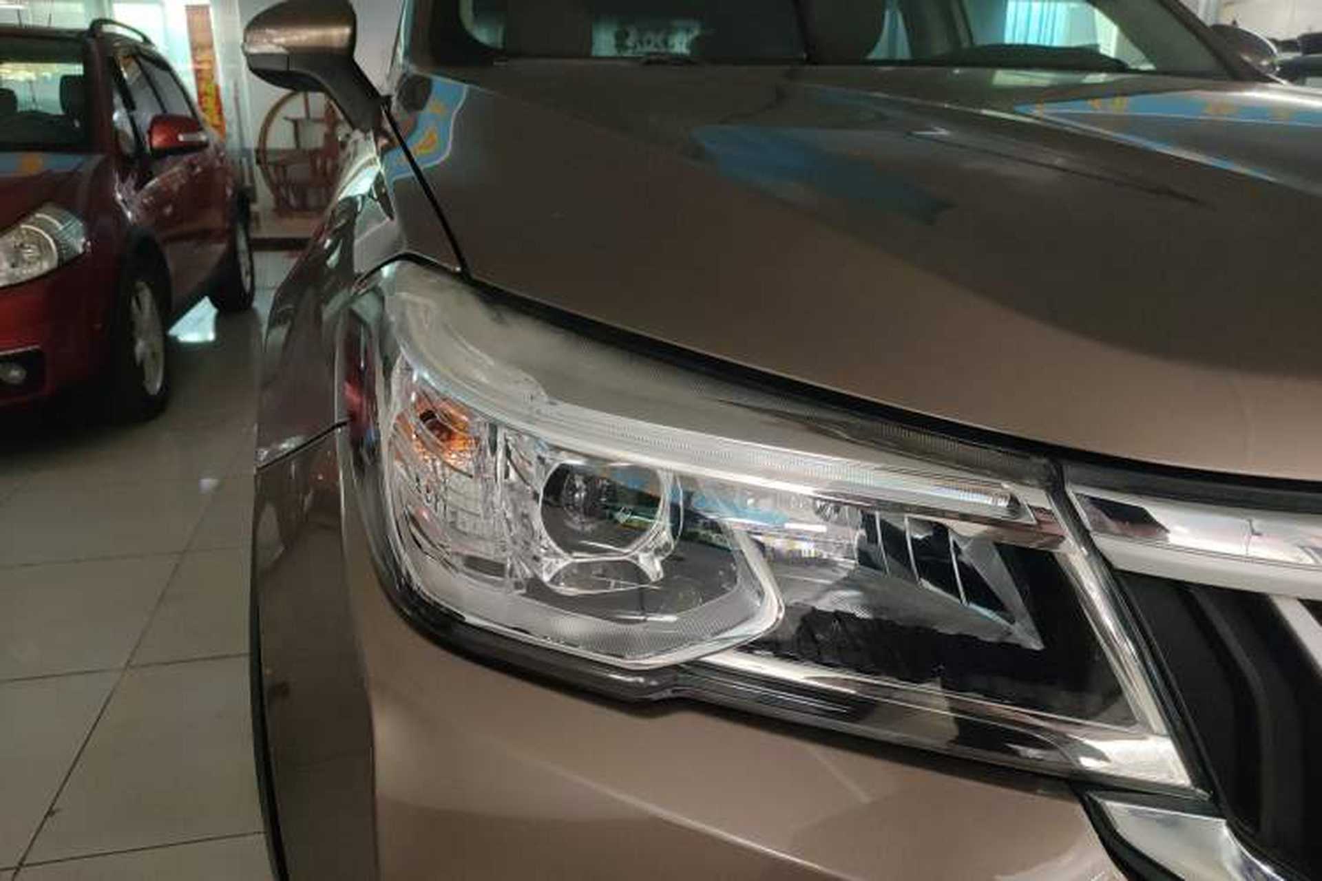 Used Brilliance V6 2018 1.5T Manual Luxury Model Right Front Headlight