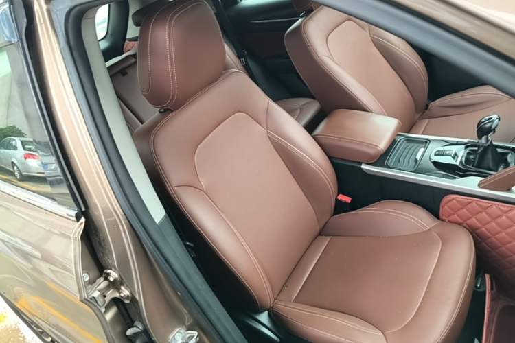 Used Brilliance V6 2018 1.5T Manual Luxury Model Right Front Seat