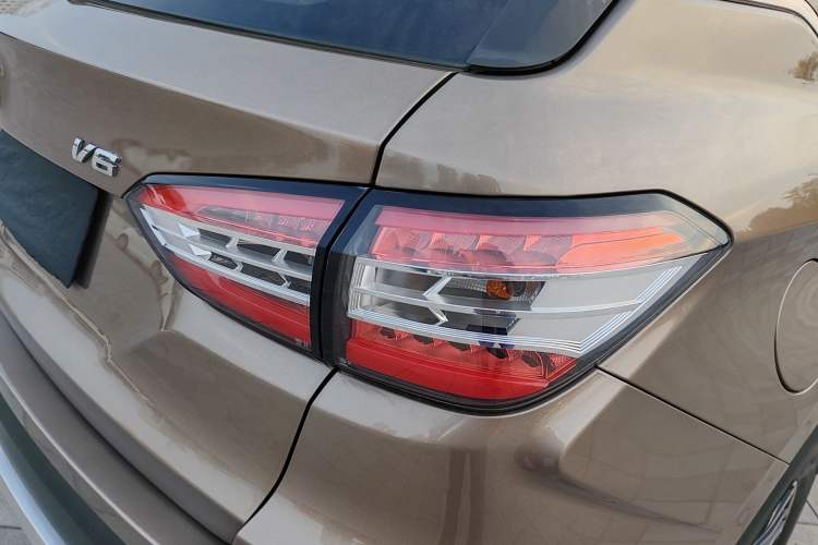 Used Brilliance V6 2018 1.5T Manual Luxury Model Right Rear Taillight