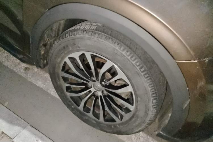 Used Brilliance V6 2018 1.5T Automatic Luxury Model Right Front Wheel Hub