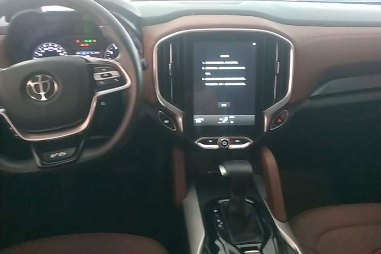 Used Brilliance V6 2018 1.5T Automatic Luxury Model Audio And AC Panel