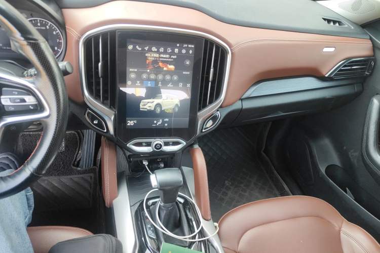 Used Brilliance V6 2018 1.5T Automatic Luxury Model Audio And AC Panel
