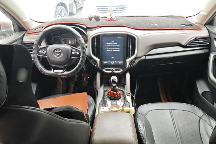 Used Brilliance V6 2018 1.5T Manual Elite Model Center Console