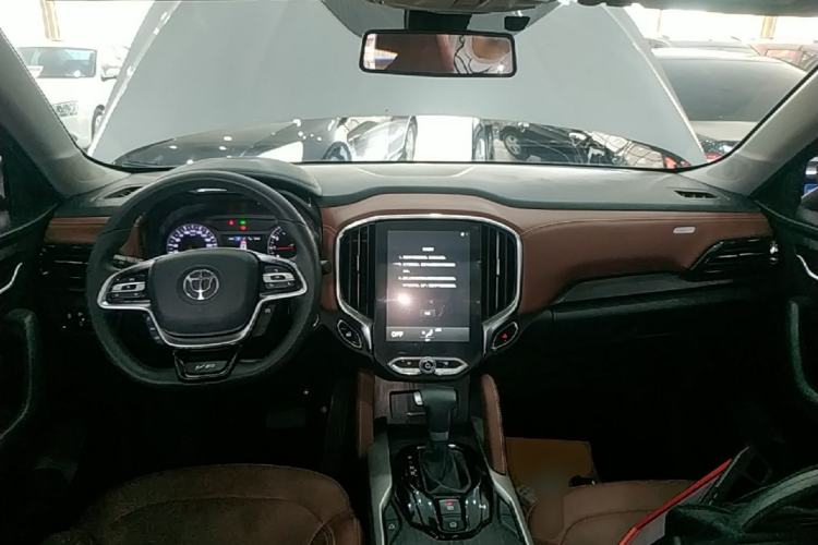 Used Brilliance V6 2018 1.5T Automatic Prestige Model Center Console