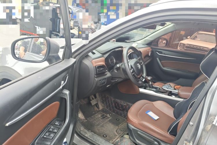 Used Brilliance V6 2018 1.5T Automatic Luxury Model Driver Seat