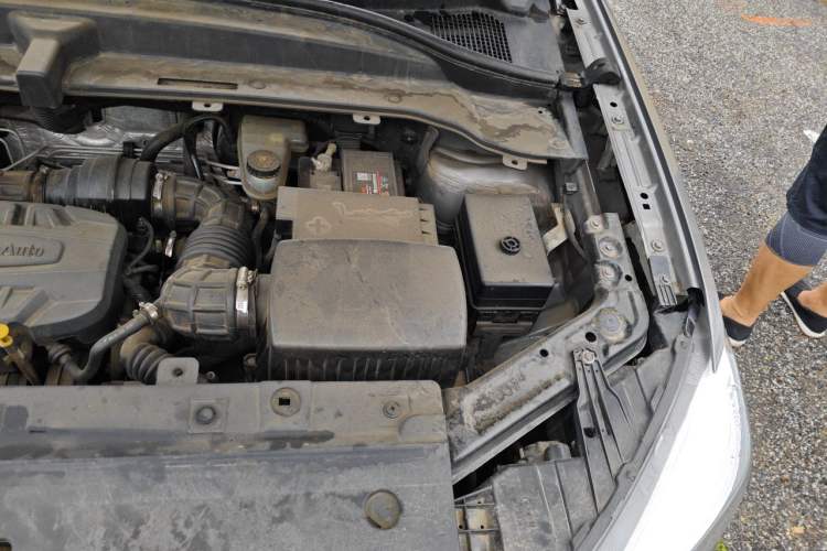 Used Brilliance V6 2018 1.5T Manual Elite Model Engine Bay Left