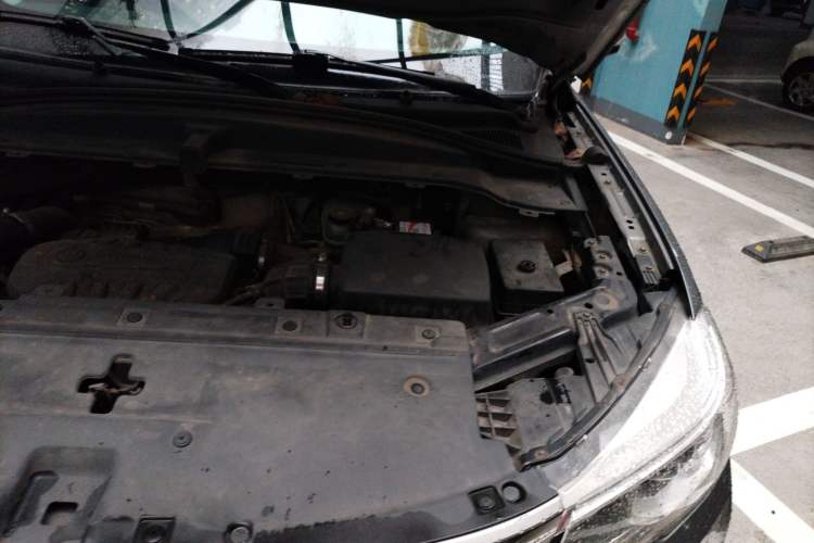 Used Brilliance V6 2018 1.5T Automatic Prestige Model Engine Bay Left