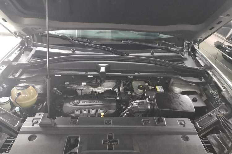 Used Brilliance V6 2018 1.5T Manual Luxury Model Engine Bay