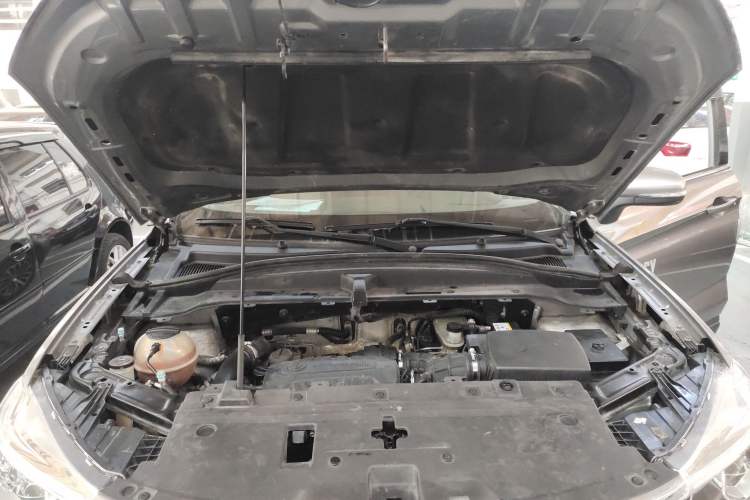 Used Brilliance V6 2018 1.5T Automatic Prestige Model Engine Bay