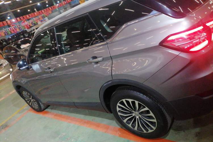 Used Brilliance V6 2018 1.5T Automatic Prestige Model Exterior 3