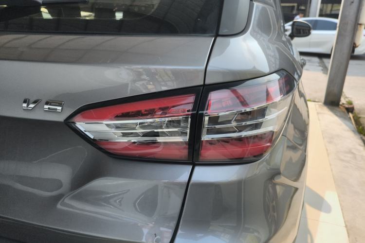 Used Brilliance V6 2018 1.5T Manual Elite Model Exterior 3