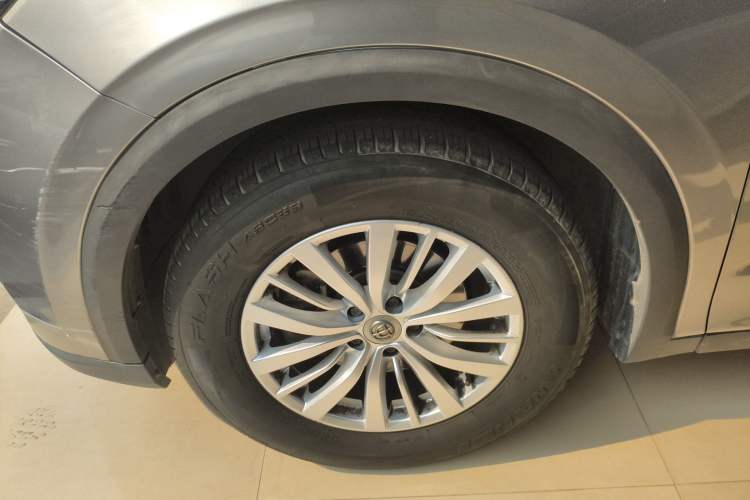Used Brilliance V6 2018 1.5T Manual Elite Model Exterior 4