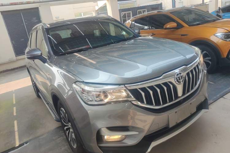 Used Brilliance V6 2018 1.5T Automatic Prestige Model Front Right 45 Deg