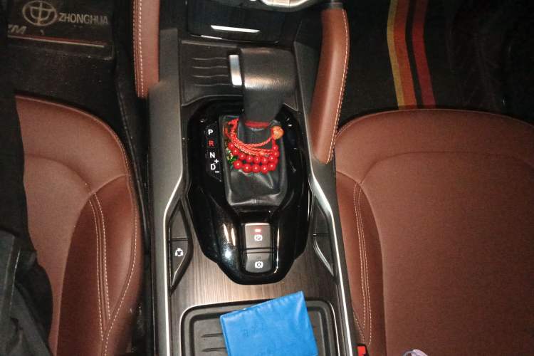 Used Brilliance V6 2018 1.5T Automatic Prestige Model Gear Lever