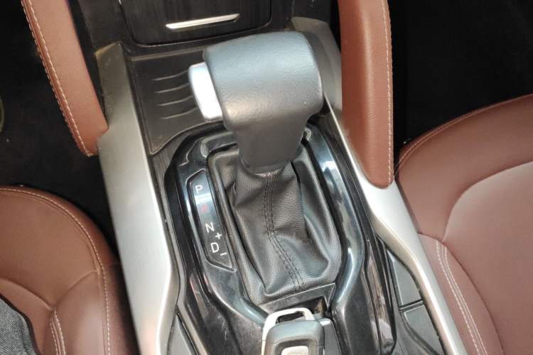 Used Brilliance V6 2018 1.5T Automatic Prestige Model Gear Lever