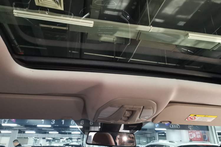 Used Brilliance V6 2018 1.5T Manual Luxury Model Headliner