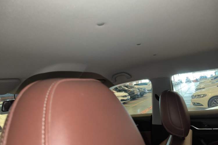 Used Brilliance V6 2018 1.5T Automatic Luxury Model Headliner