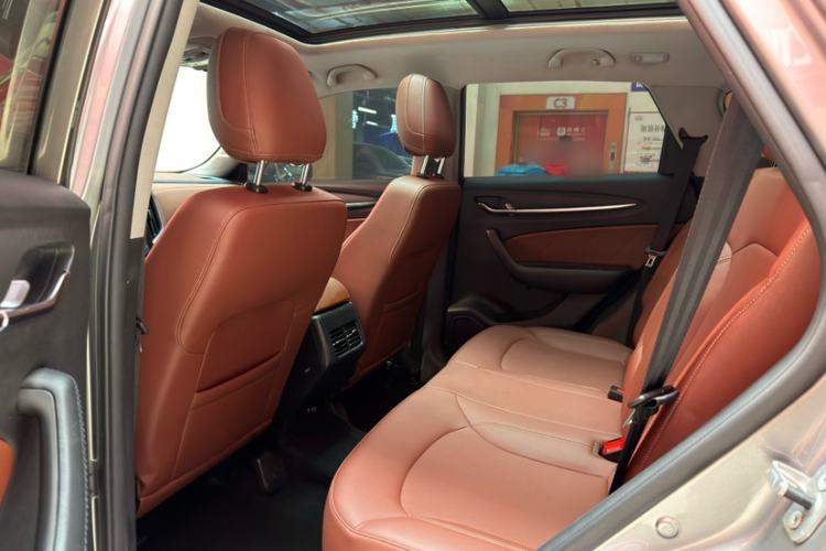 Used Brilliance V6 2018 1.5T Manual Luxury Model Interior 1