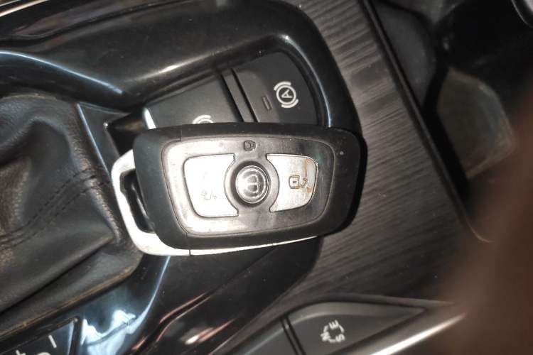 Used Brilliance V6 2018 1.5T Automatic Prestige Model Interior 1