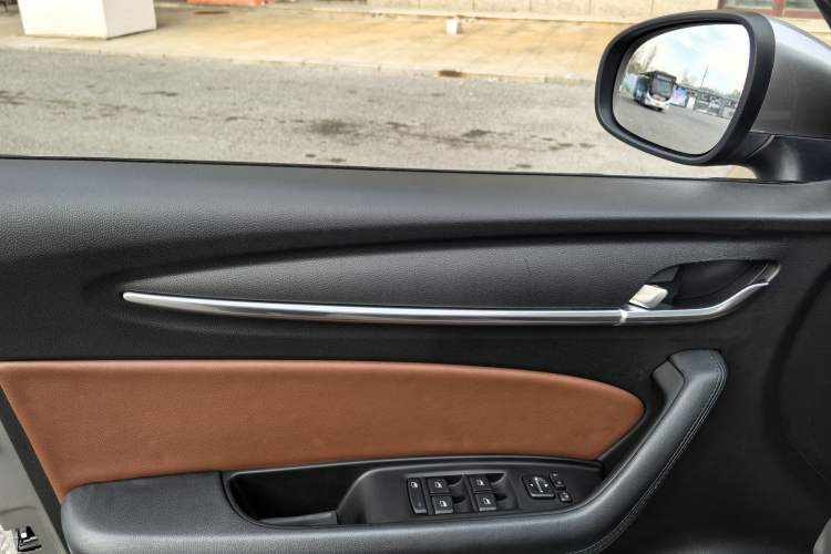 Used Brilliance V6 2018 1.5T Automatic Flagship Model Interior 14