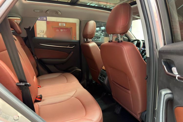 Used Brilliance V6 2018 1.5T Manual Luxury Model Interior 2