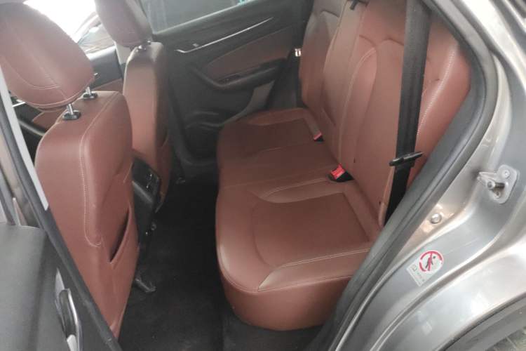 Used Brilliance V6 2018 1.5T Automatic Prestige Model Interior 4