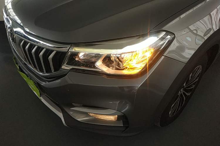 Used Brilliance V6 2018 1.5T Automatic Luxury Model Left Front Headlight