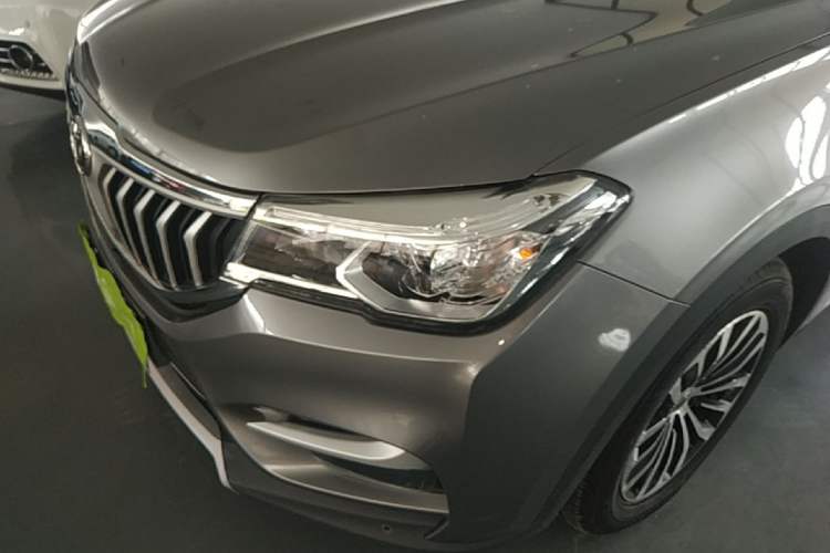 Used Brilliance V6 2018 1.5T Automatic Prestige Model Left Front Headlight