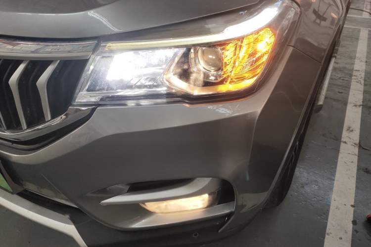 Used Brilliance V6 2018 1.5T Automatic Prestige Model Left Front Headlight