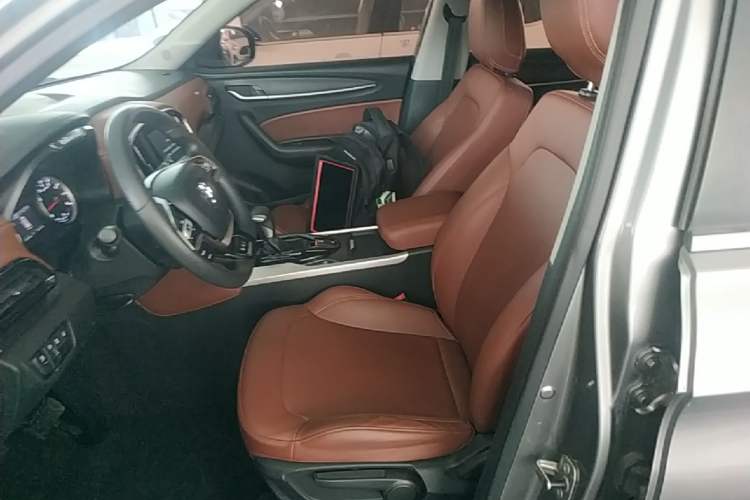 Used Brilliance V6 2018 1.5T Automatic Luxury Model Left Front Seat