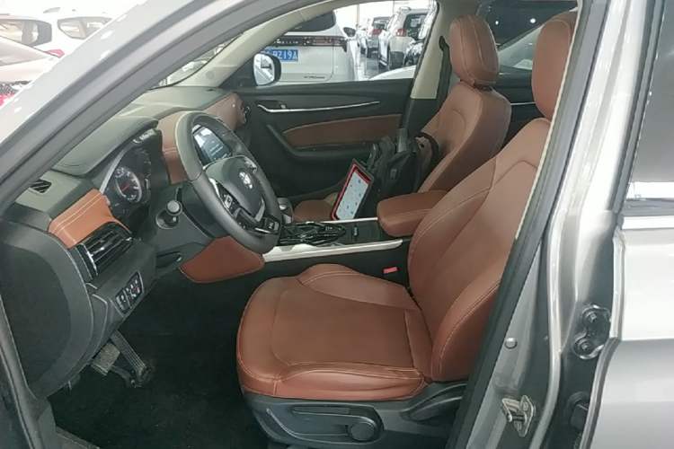Used Brilliance V6 2018 1.5T Automatic Prestige Model Left Front Seat