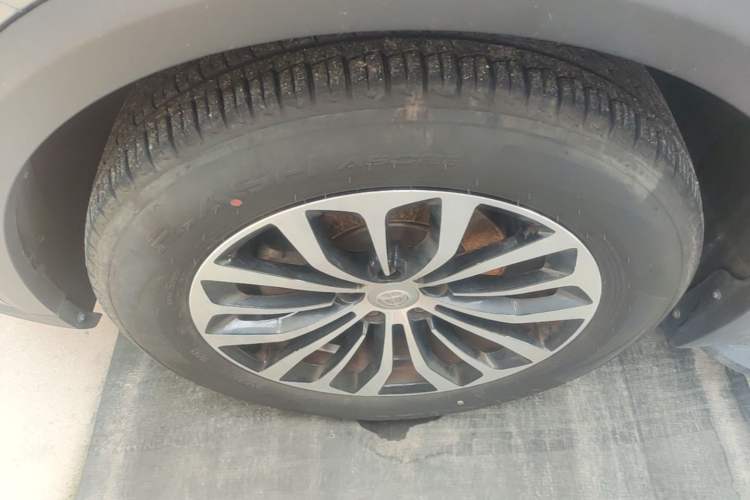 Used Brilliance V6 2018 1.5T Automatic Prestige Model Left Front Wheel Hub