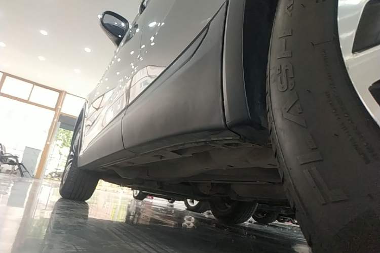 Used Brilliance V6 2018 1.5T Automatic Prestige Model Left Side Sill