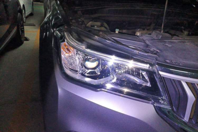 Used Brilliance V6 2018 1.5T Automatic Prestige Model Right Front Headlight