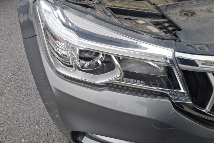 Used Brilliance V6 2018 1.5T Manual Elite Model Right Front Headlight