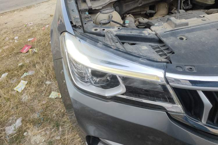 Used Brilliance V6 2018 1.5T Automatic Luxury Model Right Front Headlight