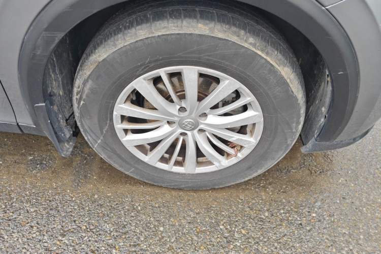 Used Brilliance V6 2018 1.5T Manual Elite Model Right Front Wheel Hub