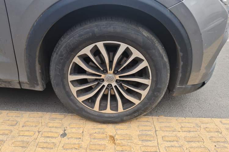 Used Brilliance V6 2018 1.5T Automatic Luxury Model Right Front Wheel Hub