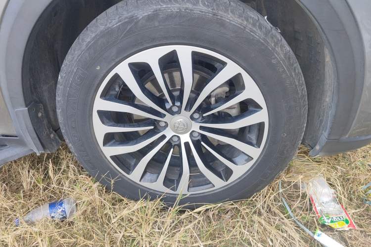 Used Brilliance V6 2018 1.5T Automatic Luxury Model Right Front Wheel Hub