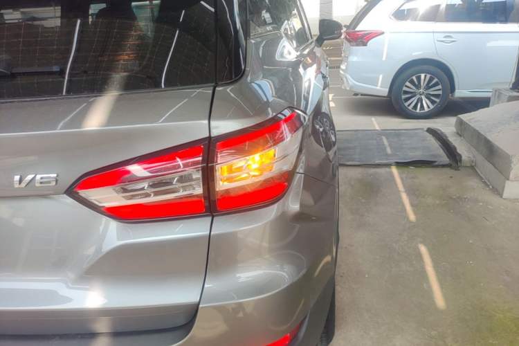 Used Brilliance V6 2018 1.5T Automatic Prestige Model Right Rear Taillight