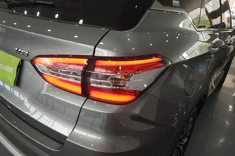 Used Brilliance V6 2018 1.5T Automatic Prestige Model Right Rear Taillight