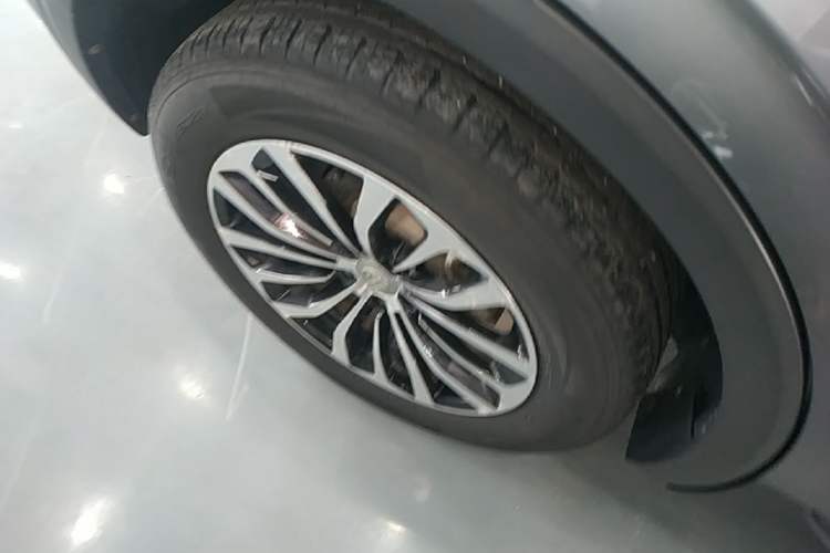 Used Brilliance V6 2018 1.5T Automatic Prestige Model Right Rear Wheel Hub