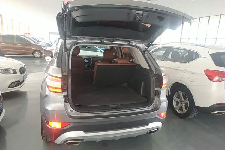 Used Brilliance V6 2018 1.5T Automatic Luxury Model Trunk