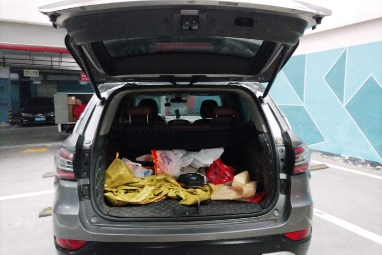 Used Brilliance V6 2018 1.5T Automatic Prestige Model Trunk