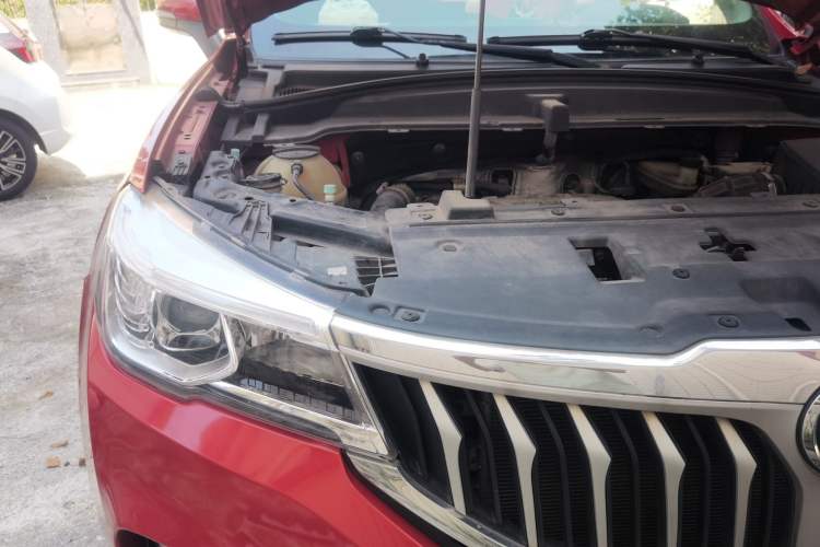 Used Brilliance V6 2018 1.5T Automatic Luxury Model Engine Bay Right